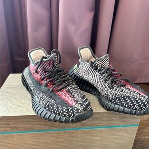 Adidas Yeezy Boost 350. V2 Yecheil
